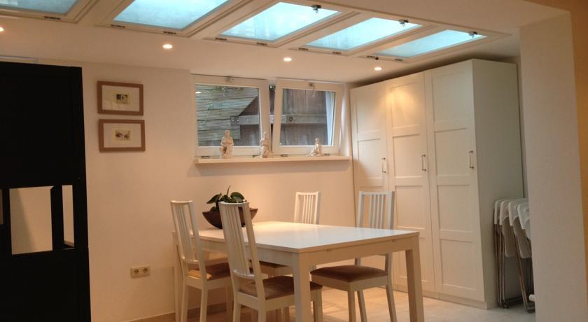 Апартаменты Tussen Gracht en SintJan