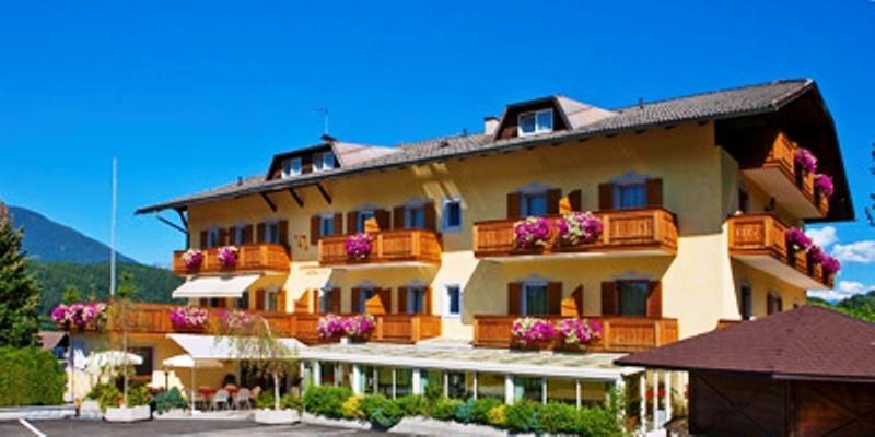 Отель Hotel Martinerhof