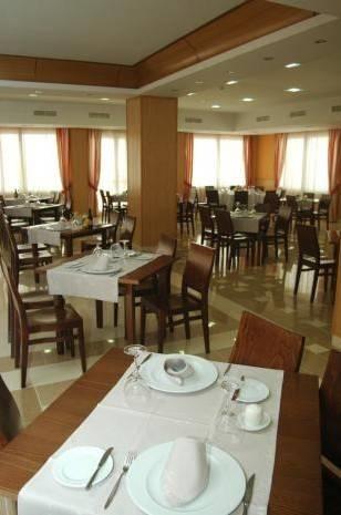 Отель Hotel Asur Al Medina Wellness