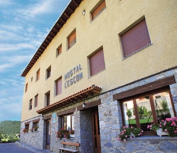 Отель Hostal l'Escon