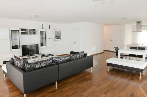 Apartment Tag und Nacht