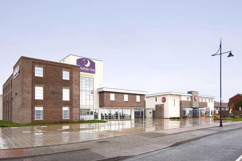 Отель Premier Inn Barry Waterfront