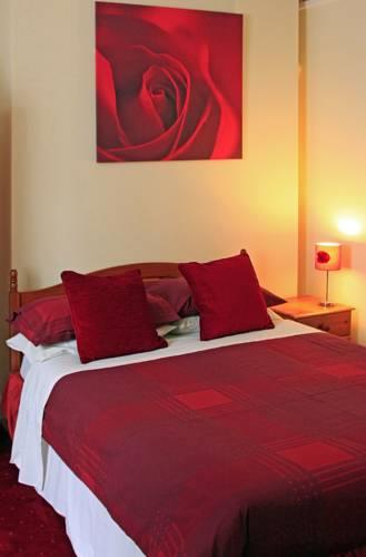 Отель The Dolphin Hotel Exmouth Ltd