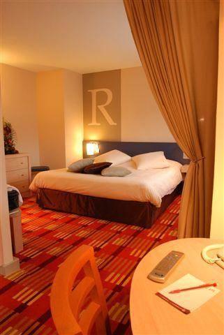 Отель Mercure Rennes Centre Parlement