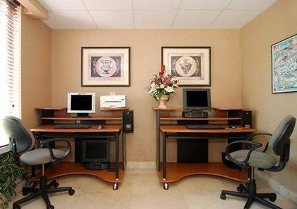 Отель Comfort Suites Sawgrass