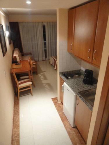 Отель Aparthotel y Hotel Paguera Beach