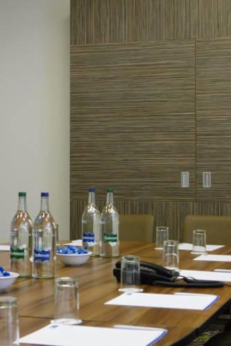 Отель Holiday Inn Express Harlow