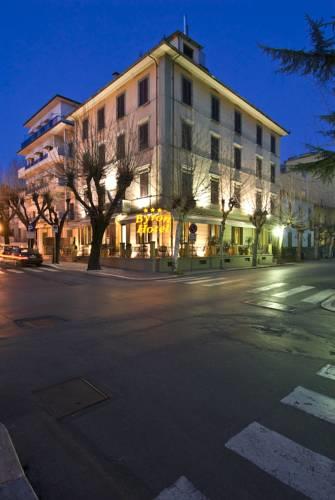 Отель Hotel Byron