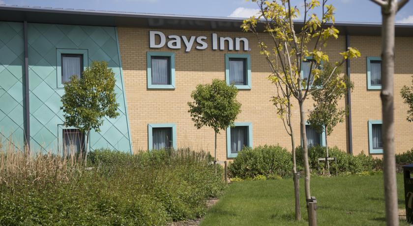 Отель Days Inn Cobham