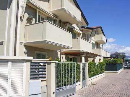 Апартаменты Versilia Apartment