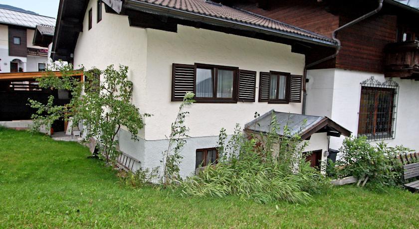 Апартаменты Holiday House Alte Landstraße