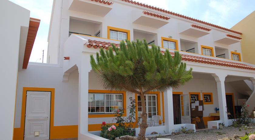 Гостевой дом Residencia Faz-as-Pazes