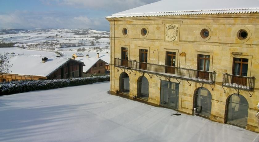 Отель Parador de Argómaniz
