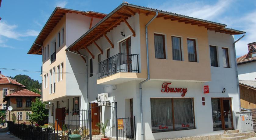 Отель Family Hotel Biju