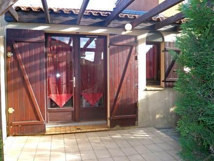 Апартаменты Holiday House Les Amandines