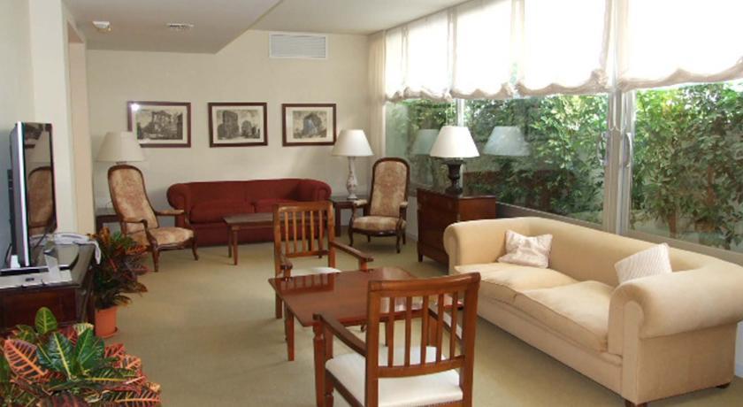 Senior Apartments Las Arcadias