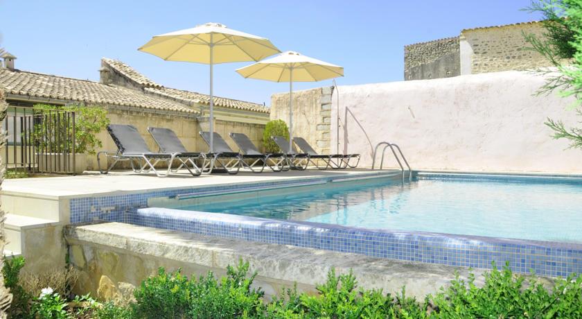 Отель Hotel Sa Bisbal