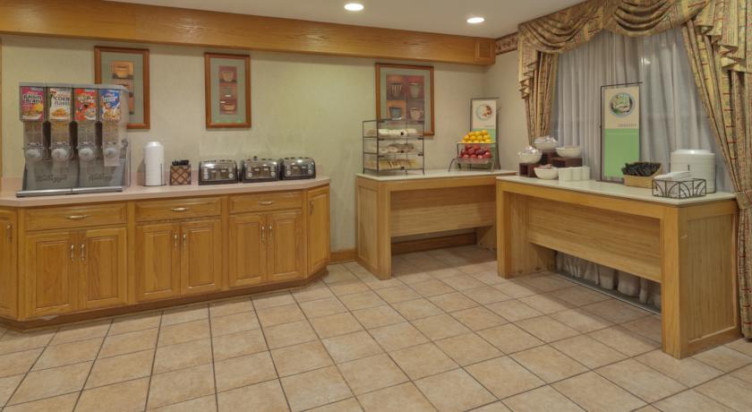 Отель Country Inn By Carlson Holland