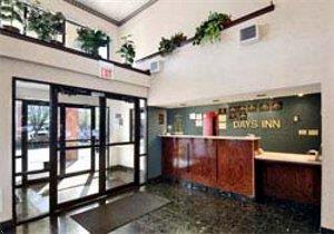 Отель Plano Days Inn & Suites
