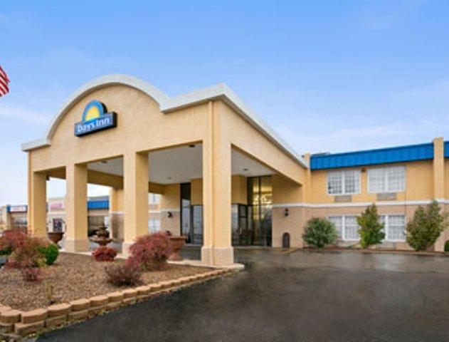 Отель Days Inn Madisonville