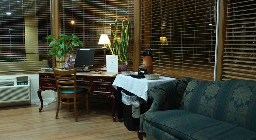Отель Days Inn Freehold