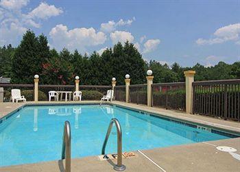 Отель Country Hearth Inn & Suites Stockbridge Hotel