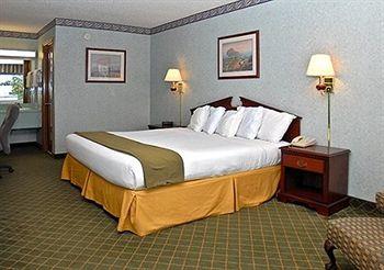 Отель Quality Inn 