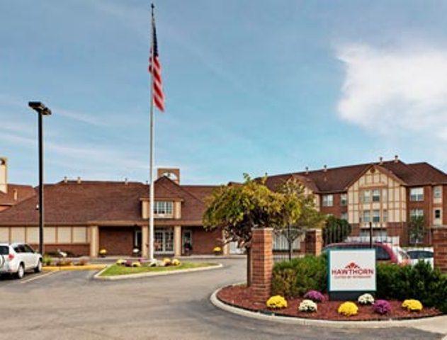 Отель Hawthorn Suites Detroit Warren