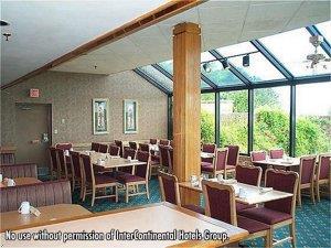 Отель Ramada Skytop Center - Rome