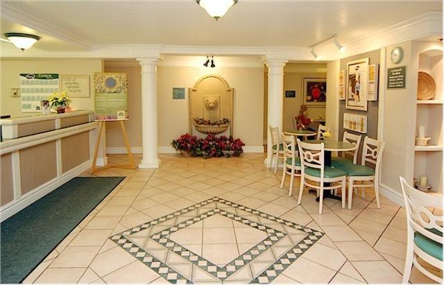 Отель La Quinta Inn Norfolk Hampton