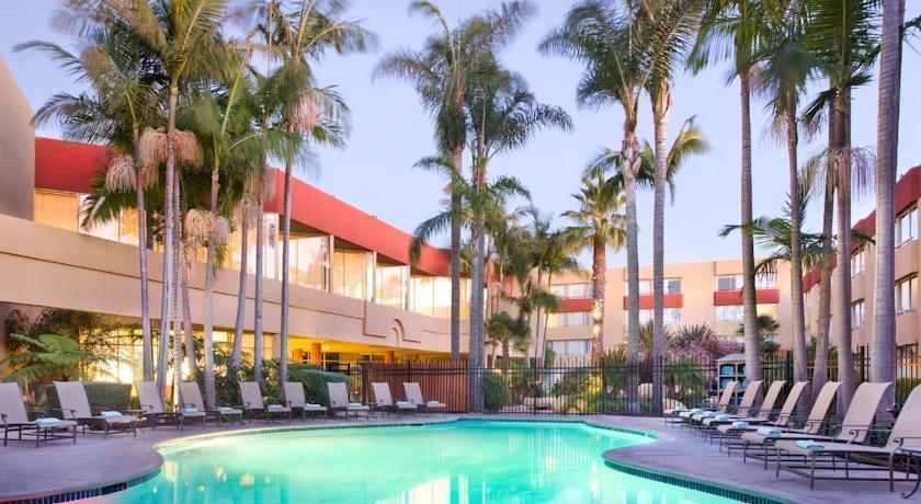 Отель Marriott Ventura Beach