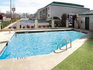 Отель Quality Inn & Suites