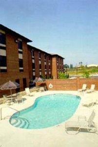 Отель Quality Inn & Suites