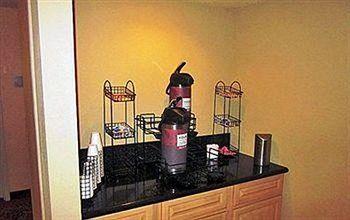 Отель Comfort Inn & Suites
