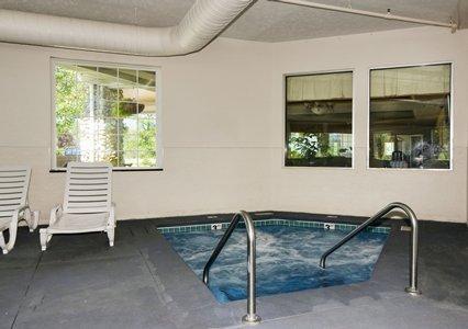 Отель Best Western Pentwater Trace Inn & Suites