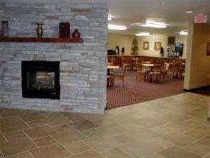 Отель Comfort Inn & Suites