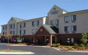 Отель Comfort Inn & Suites