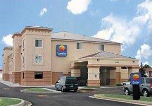 Отель Comfort Inn & Suites