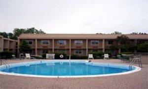 Отель Days Inn and Suites Columbus East