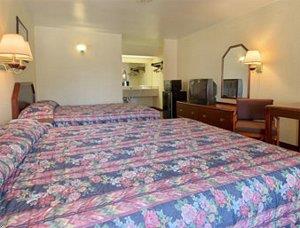 Отель Days Inn Suffolk