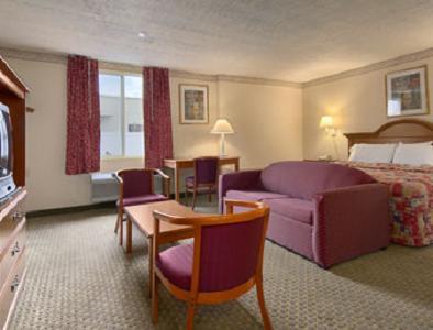 Отель Hartford-Days Inn  Closest To Downtown