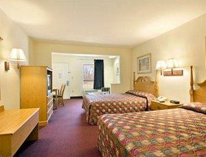 Отель Days Inn & Suites Pine Bluff