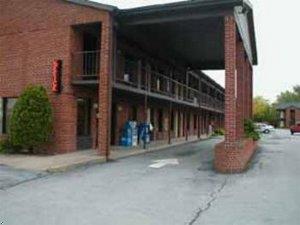 Отель Econo Lodge Cedar Point