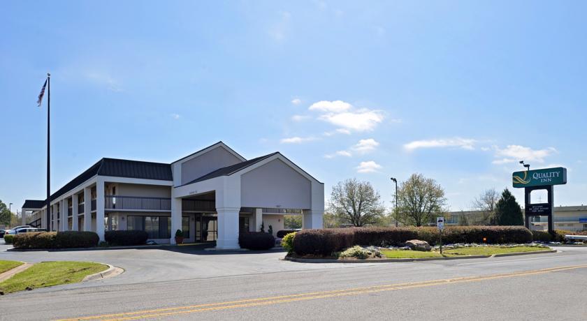 Отель Hampton Inn Monroe