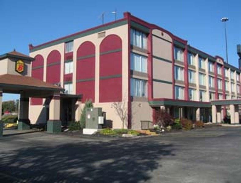 Отель Super 8 Motel - Erie I-90