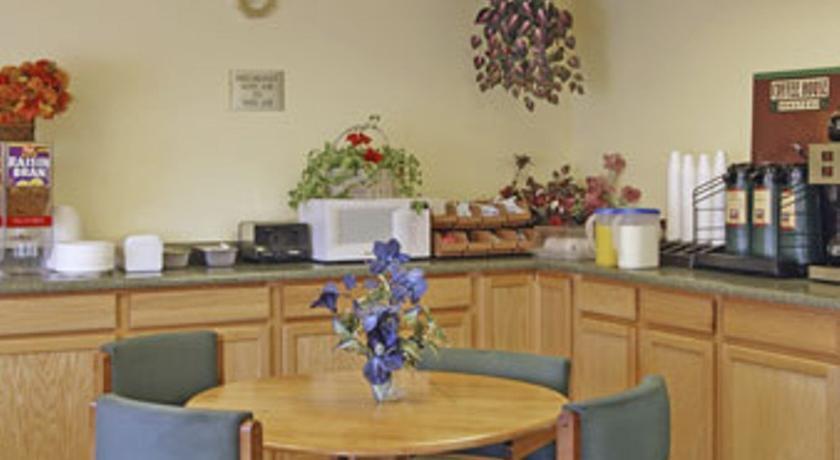 Отель Travelodge Rawlins WY