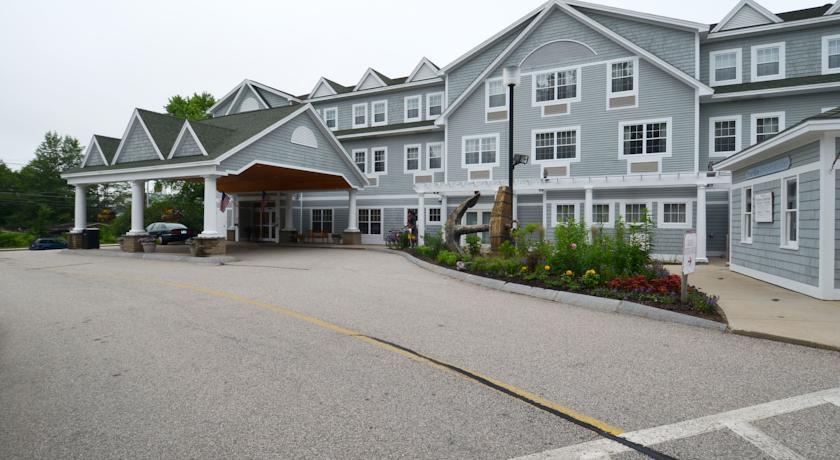 Отель Comfort Inn & Suites
