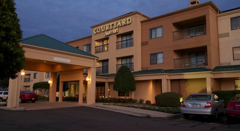 Отель Courtyard by Marriott Monroe Airport