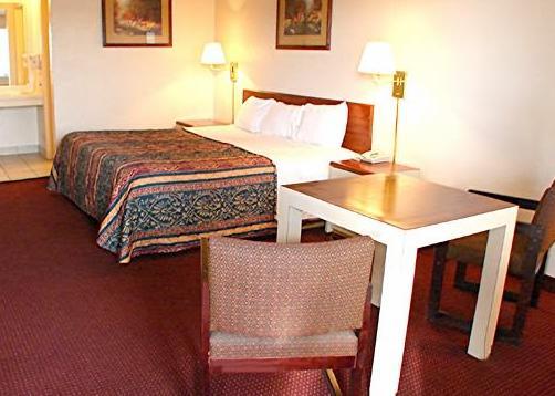 Отель San Antonio Lytle Days Inn