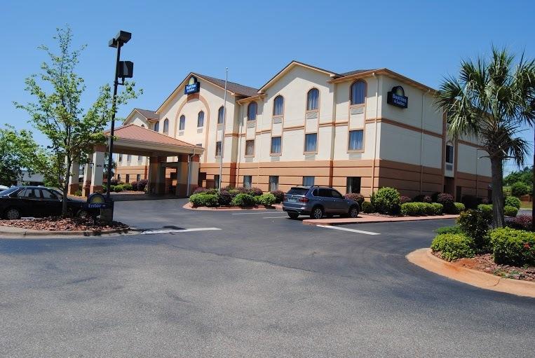 Отель Days Inn & Suites Prattville-Montgomery